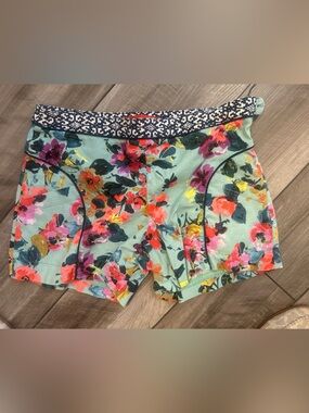 Anthropologie Mint Floral Athletic Shorts with Navy Contrast Waistband